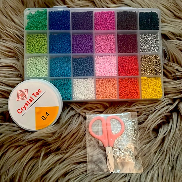 NEW! DIY Tiny Bead Bracelet Making Kit - Picture 1 of 5